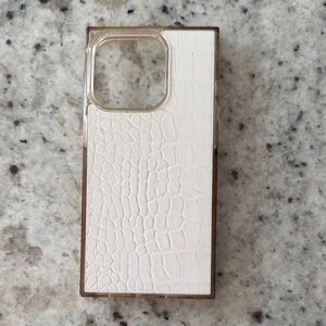 Flaunt White Crocodile Pattern iPhone 15 Pro + MagSafe Case